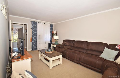 34 Corporal Kennedy St, Bayside, NY, 11361-1459 | Card Image
