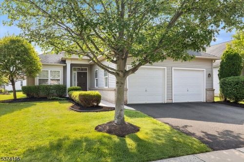20 Daulton Dr, Somerset, NJ, 08873-6046 | Card Image
