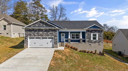 208 Daniel Morris Pt, Clinton, TN, 37716-1700 | Card Image