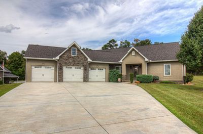 307 Tom Patterson Trail, House other with 3 bedrooms, 2 bathrooms and null parking in Dandridge TN | Image 1