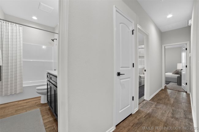 6133 S 320 Th East Ave, House other with 3 bedrooms, 3 bathrooms and null parking in Broken Arrow OK | Image 24