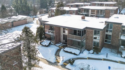 apt-c101-4045 W Maple Rd, Bloomfield Hills, MI, 48301-3108 | Card Image