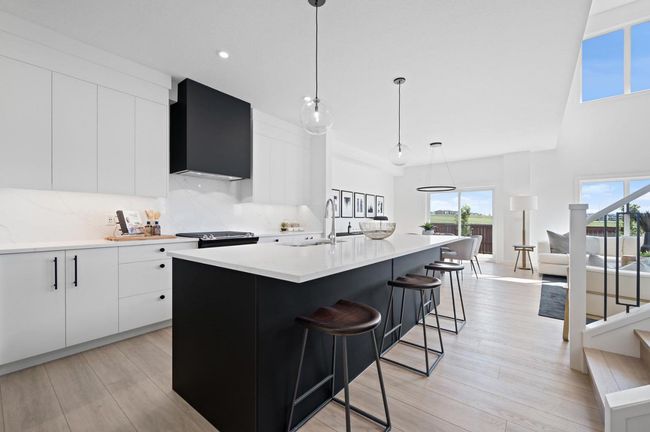 136 Carringvue Pl Nw, House other with 3 bedrooms, 3 bathrooms and 4 parking in Calgary AB | Image 5