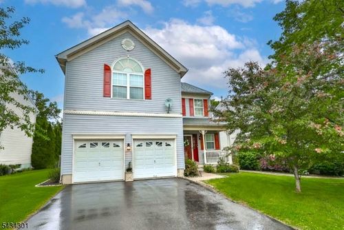 757 Jackson Rd, Stewartsville, NJ, 08886-2640 | Card Image