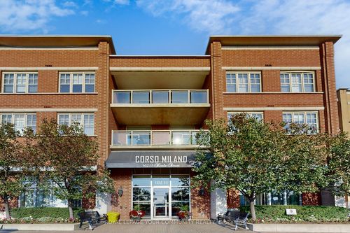 220-10211 Keele St, Maple, ON, L6A4R7 | Card Image