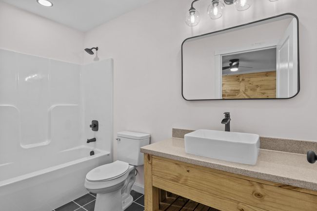 Master Full Bath Main Floor | Image 15