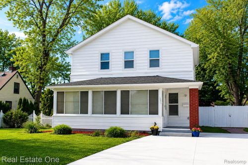 18475 Hazelwood St, Roseville, MI, 48066-2919 | Card Image