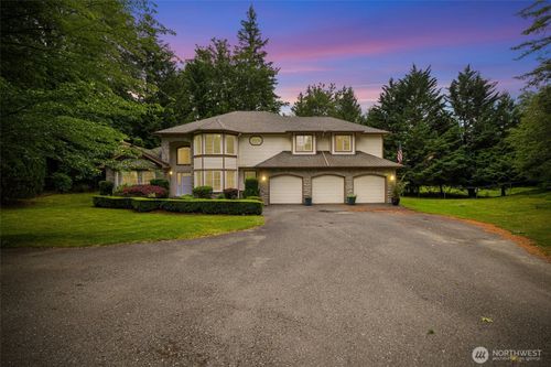 24819 Se 14th St, Sammamish, WA, 98075-9454 | Card Image