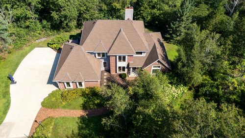 2804 Shagbark Drive, Kewaskum, WI, 53040 | Card Image