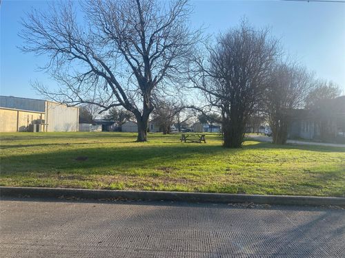 3015 N Main St, Stafford, TX, 77477-5513 | Card Image