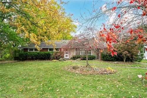 38850 Detroit Rd, Avon, OH, 44011-2148 | Card Image