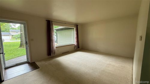 3759 Grant Ave, Fort Gratiot, MI, 48059-4118 | Card Image