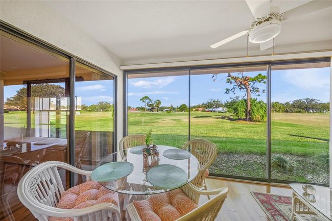 7640 - 5933 Clubside Dr, Condo with 2 bedrooms, 2 bathrooms and null parking in SARASOTA FL | Image 16
