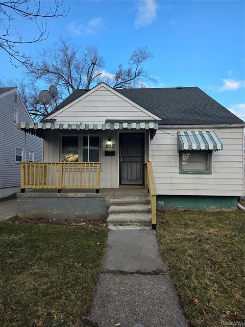 12217 Plainview Ave, Detroit, MI, 48228-1057 | Card Image