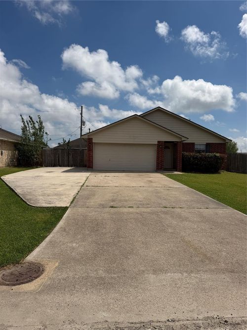 3402 23rd St N, Texas City, TX, 77590-3887 | Card Image