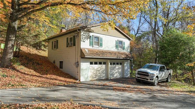 GARAGE & 1 BEDROOM APT. | Image 35