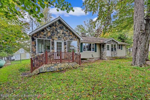 31 N 4th Street, Gouldsboro, PA, 18424 | Card Image