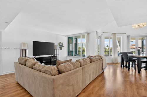 ph20-120 Se 5th Ave, Boca Raton, FL, 33432-5072 | Card Image