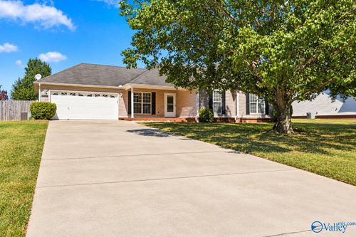 119 Turtle Ridge Dr, New Market, AL, 35761-7639 | Card Image