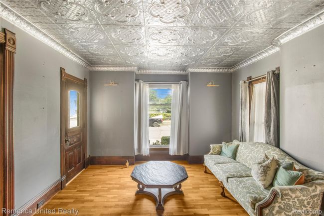 122Chestnut_FormalLivingRoom | Image 10