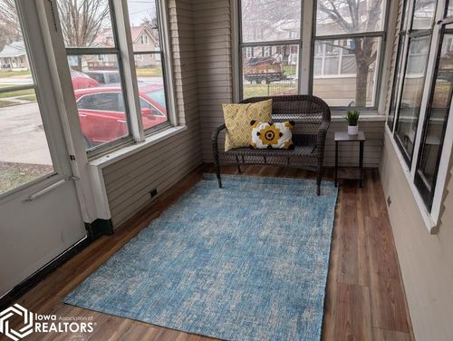 7 S Louisiana Ave, Mason City, IA, 50401-4423 | Card Image