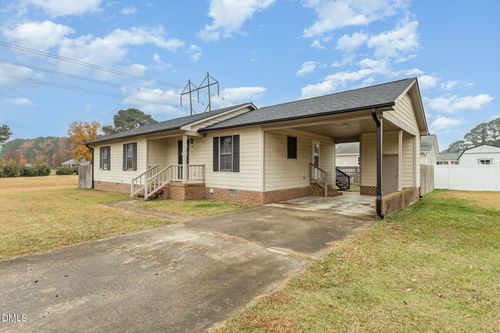 417 S Peedin Ave, Selma, NC, 27576-5824 | Card Image