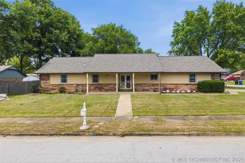 3016 Knoxville St, Broken Arrow, OK, 74014-2817 | Card Image