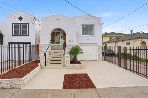 2740 76th Ave, Oakland, CA, 94605 | Card Image