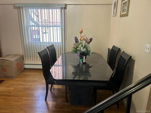 3208 Ely Ave, Bronx, NY, 10469-3131 | Card Image