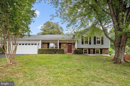 9541 Justin Ln, MANASSAS, VA, 20110-6061 | Card Image