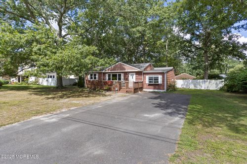 107 West Ave, Egg Harbor Twp, NJ, 08234-1836 | Card Image