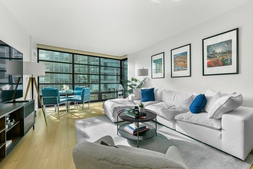 11f-580 Washington St, Boston, MA, 02111-1871 | Card Image