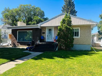 618 19 St S, House detached with 4 bedrooms, 2 bathrooms and 4 parking in Lethbridge AB | Image 2