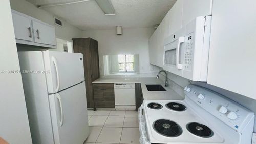 305-8429 Forest Hills Dr, Coral Springs, FL, 33065-5482 | Card Image