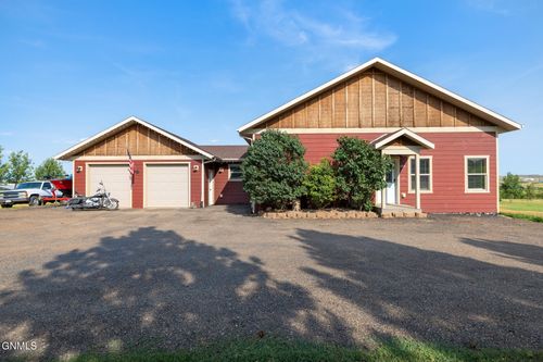 1212 10th St Sw, Watford City, ND, 58854-6815 | Card Image