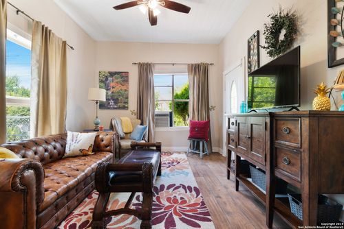 242 Lone Star Blvd, San Antonio, TX, 78204-1905 | Card Image