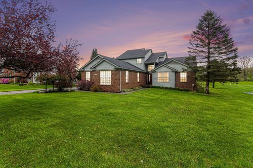 1390 Courtney Ct, Hartland, MI, 48353-3460 | Card Image