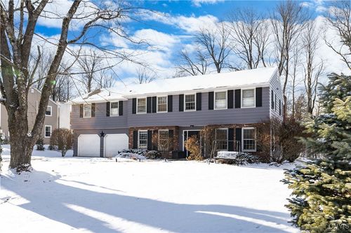 52 Woodberry Rd, New Hartford, NY, 13413-2739 | Card Image