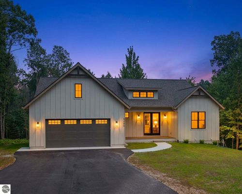 3494 Village Circle Dr, Traverse City, MI, 49686-6344 | Card Image