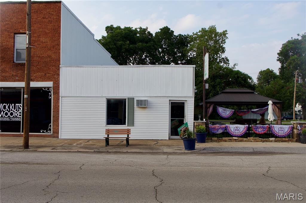 129 Yoakum Ave, Chaffee, MO 63740-1136