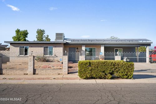 1941 E Pinon Dr, Tucson, AZ, 85706-2447 | Card Image