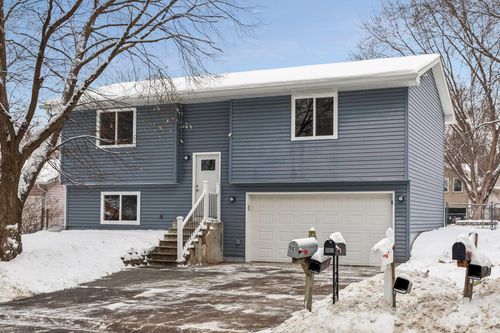 981 104th Ave Nw, Coon Rapids, MN, 55433-4976 | Card Image