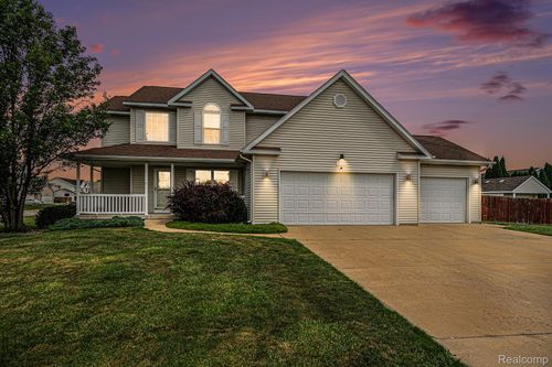 6320 Ruidoso Dr, Saginaw, MI, 48603-4804 | Card Image