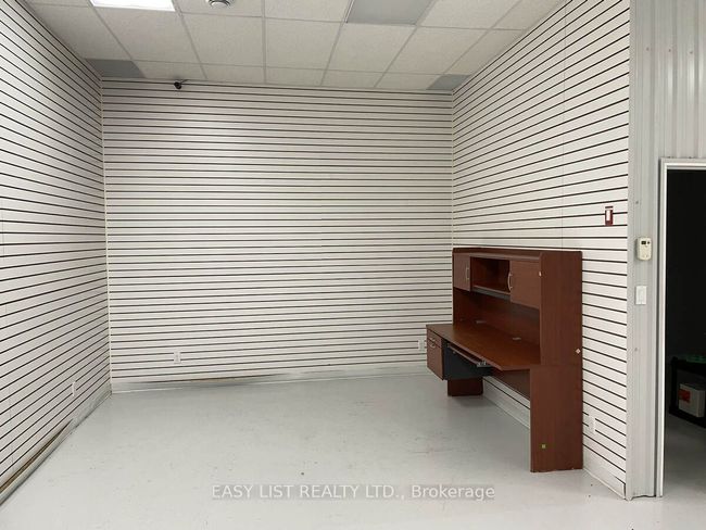 110 4 Th St W, Home with 0 bedrooms, 1 bathrooms and 3 parking in Cochrane ON | Image 5