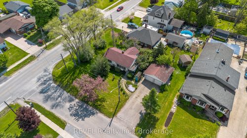 7962 Booth St, Niagara Falls, ON, L2H1E8 | Card Image