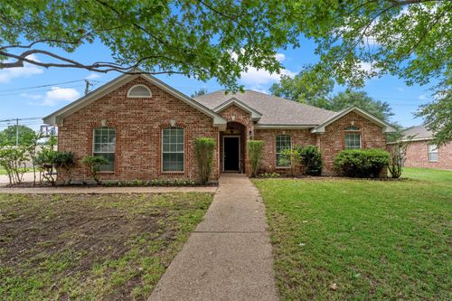 1112 Regina Dr, Hewitt, TX, 76643-3971 | Card Image