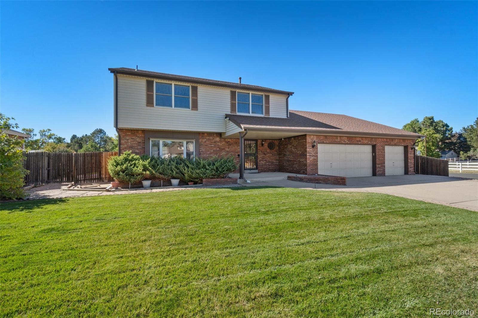 Lansing Ct, Aurora, CO 80014