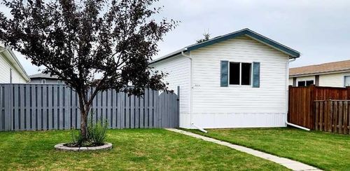 4504 59 St, Rocky Mountain House, AB, T4T1N9 | Card Image