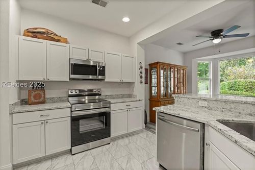 61 Hampton Cir, Bluffton, SC, 29909-5011 | Card Image