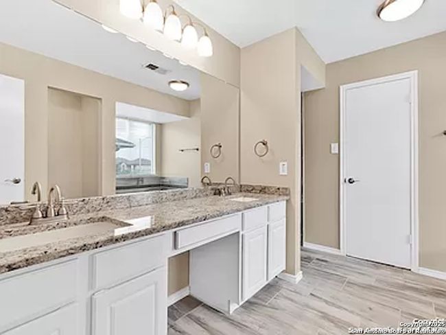 9906 Autumn Dawn, House other with 3 bedrooms, 3 bathrooms and null parking in Converse TX | Image 8